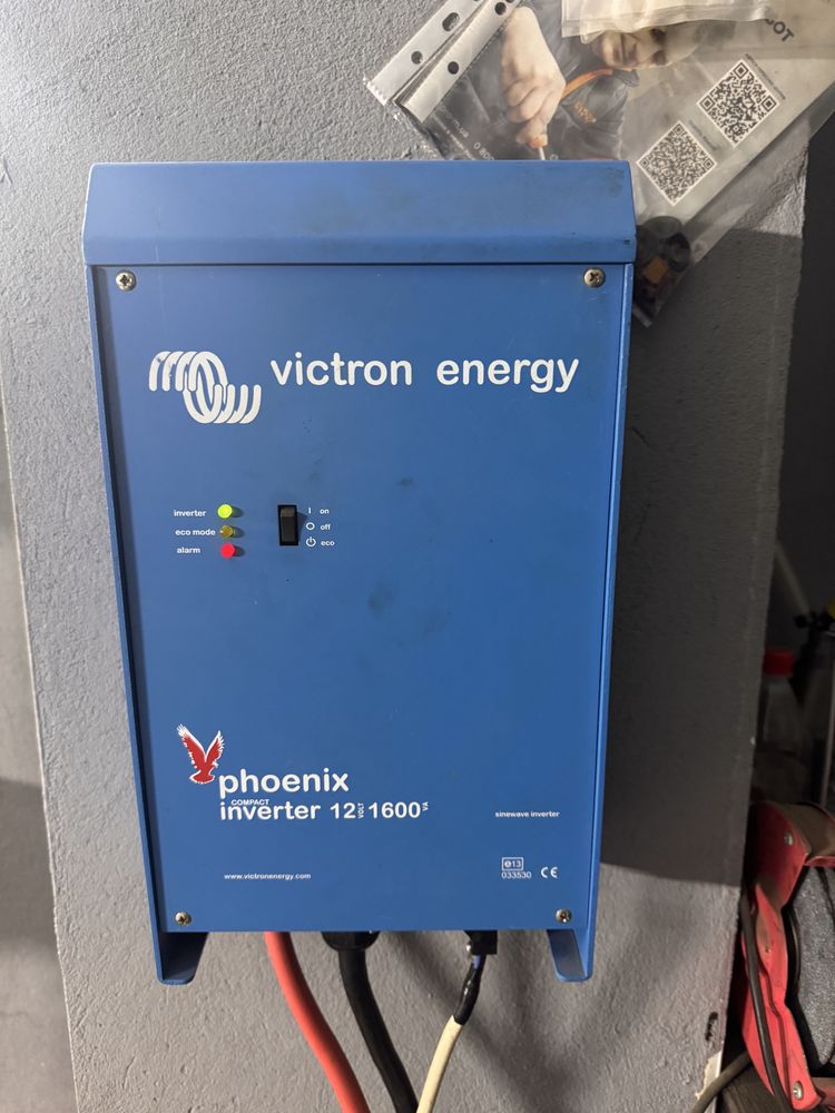Victron energy, перетворювач напруги з 12v > 220v