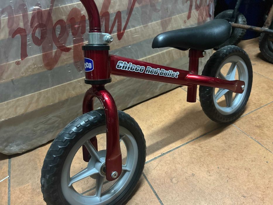 Bicicleta de equilíbrio Chicco Red Bullet – usada – Faro