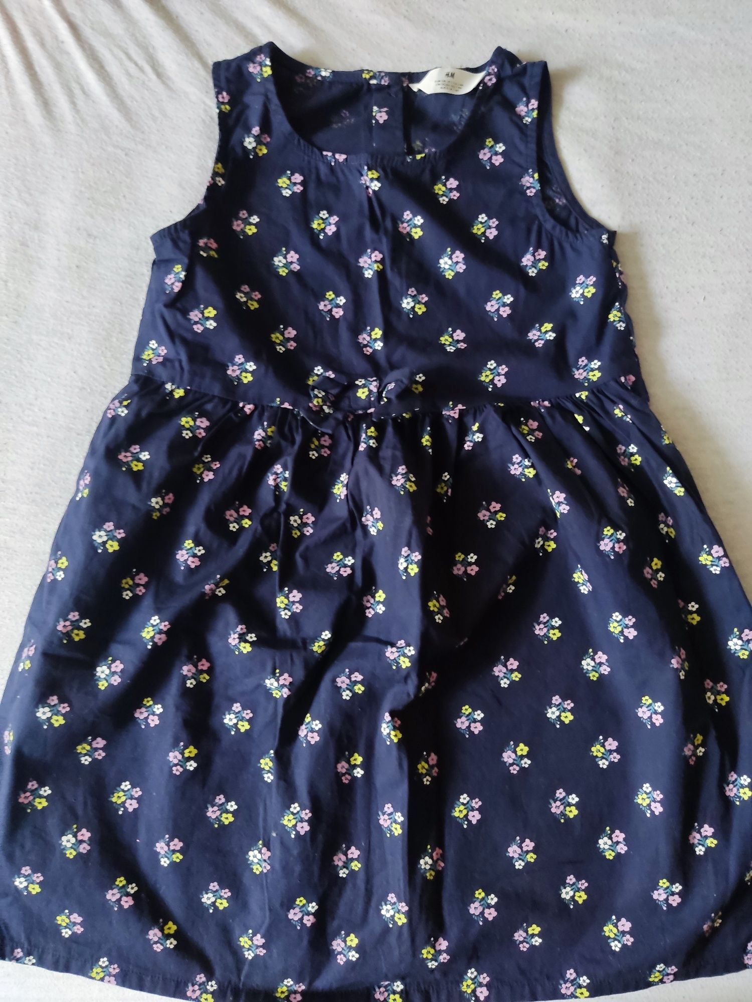 Sukienka dziewczęca rozmiar 128 H&M