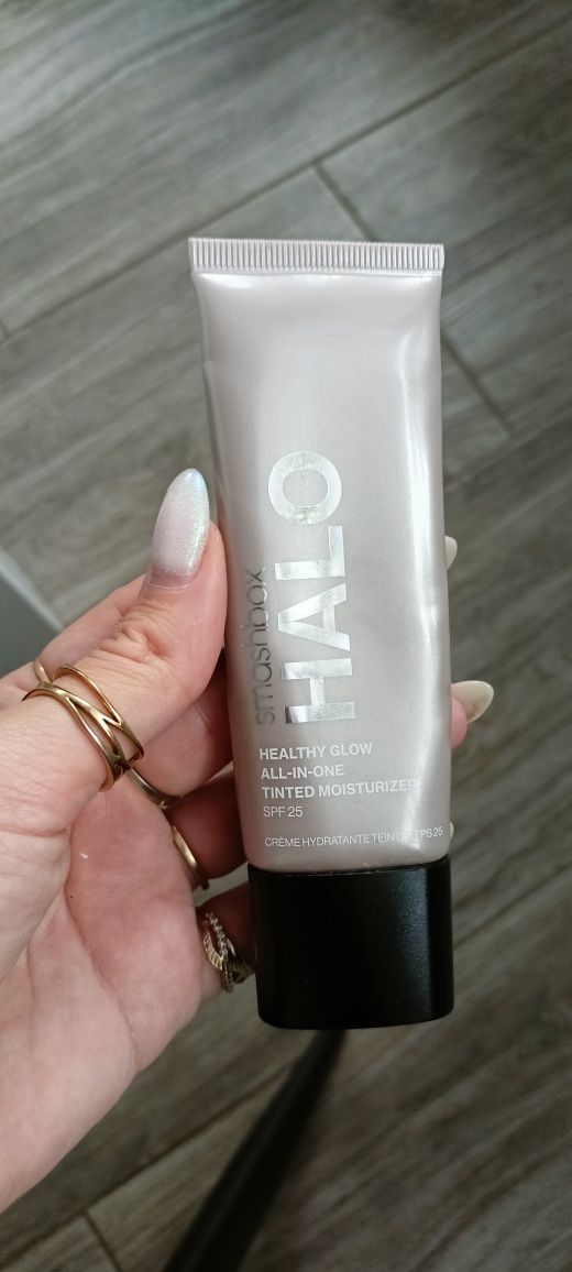 Halo healthy Glow all in on spf25 podkład z bazą