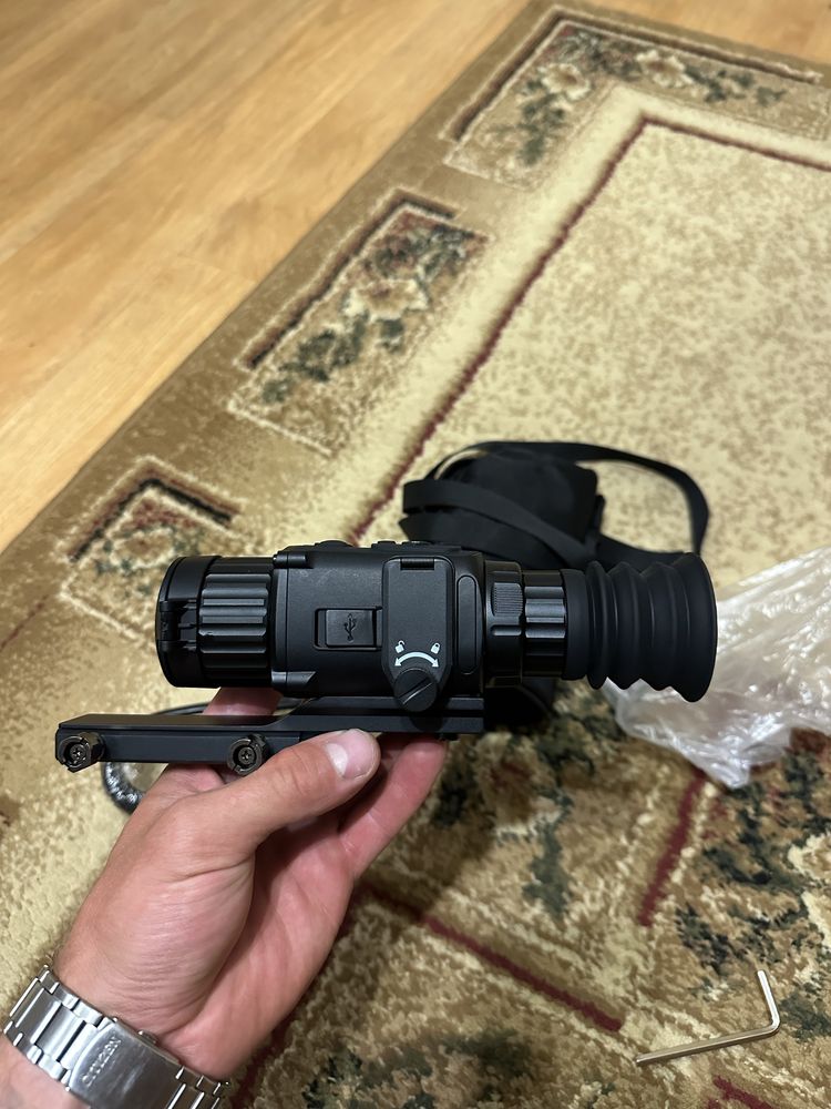 Тепловізійний приціл Yukon XQ35-384