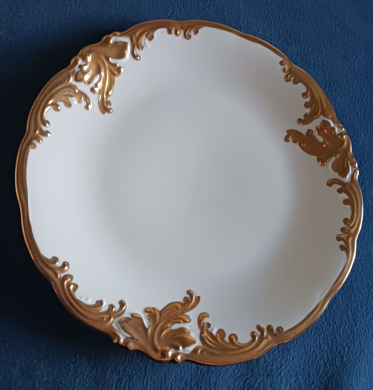 Złoty Liść, zestaw talerzy obiadowych.  Porcelana Wałbrzych lata 70.