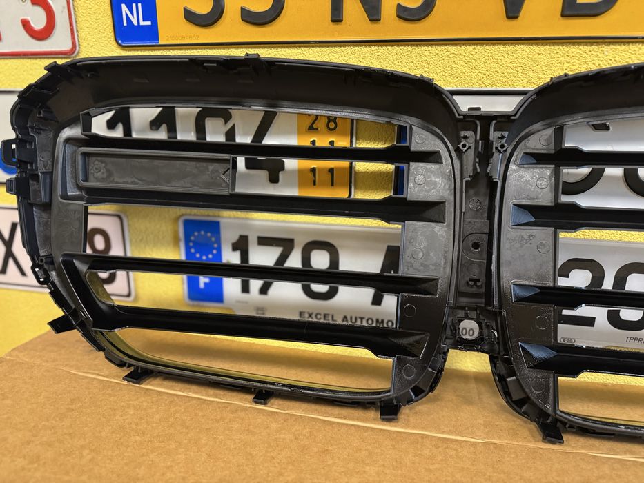 Решітка радіатора БМВ Х5 / BMW X5 G05 19-22 ніздрі в стилі X5M F95