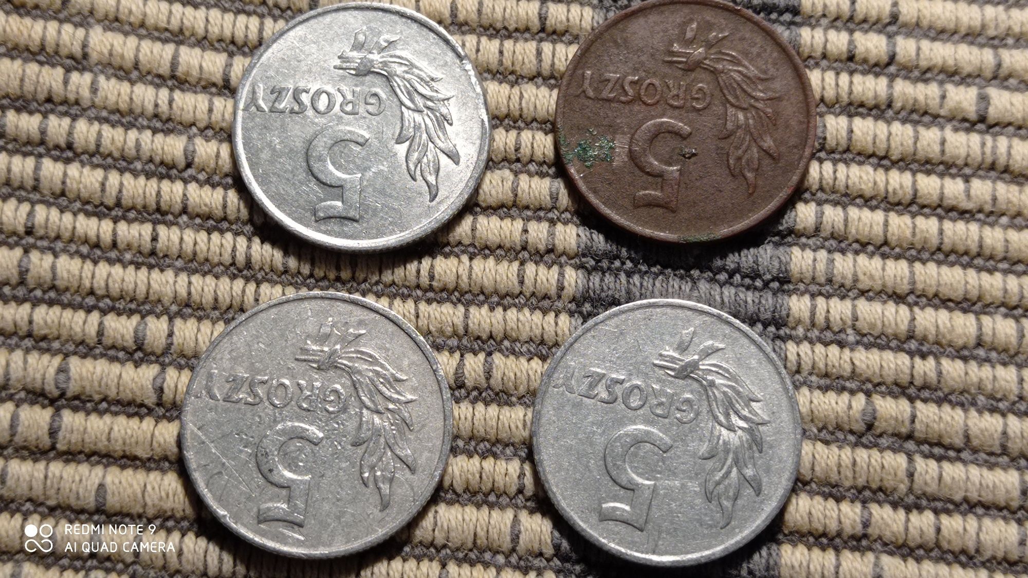 Stare monety że znakiem mennicy i bez
