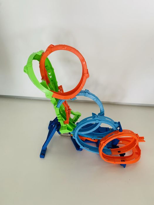 Hot Wheels Action colisão de 4 loopings