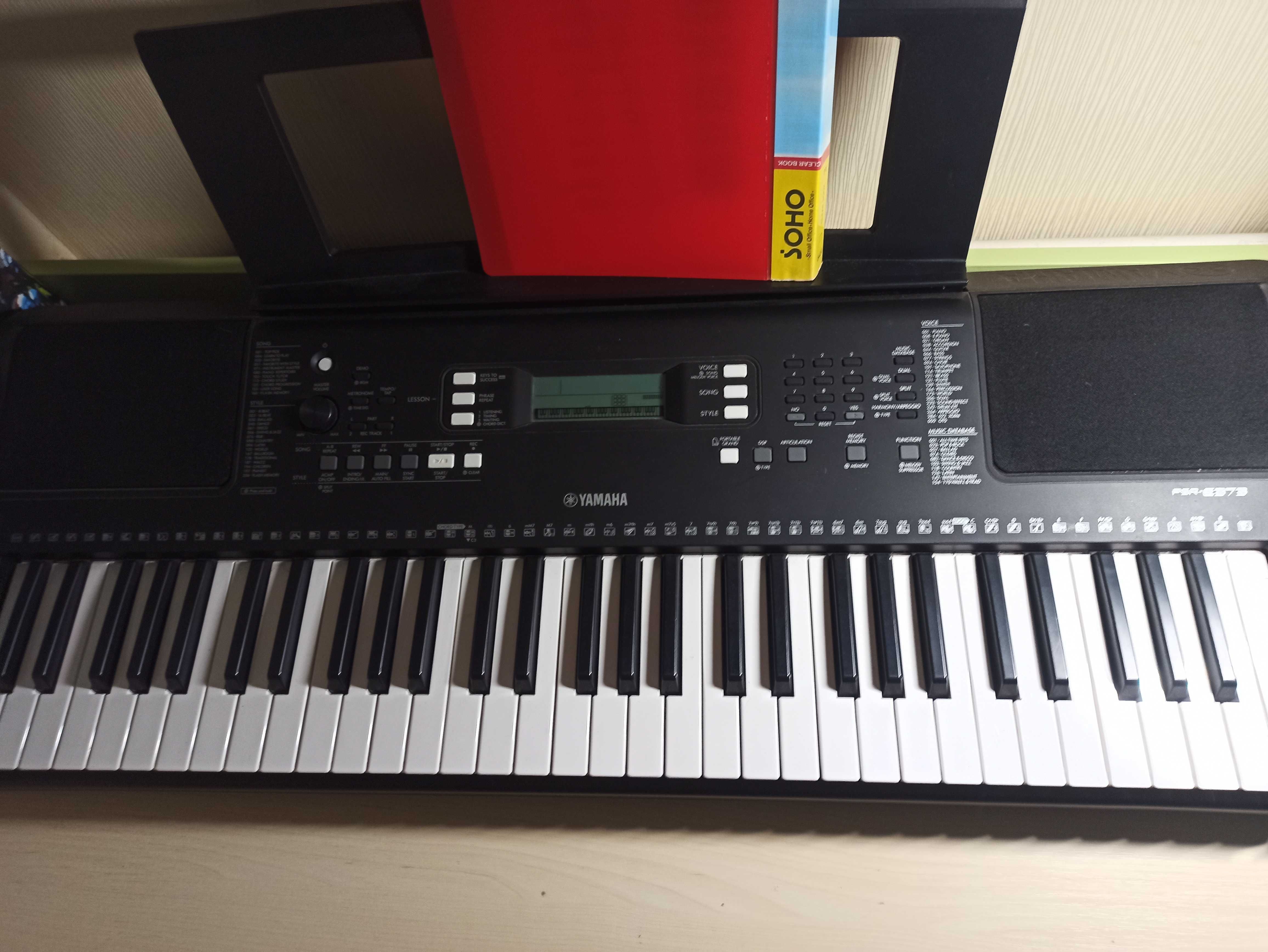 Синтезатор Yamaha PSR-E373
