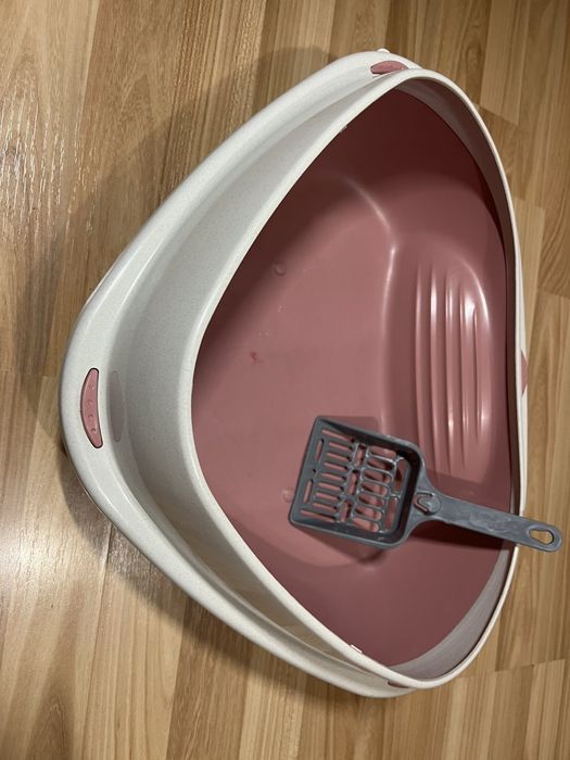 Туалет для котів кутовий Shuttle 49x40x17,5 см РОЖЕВИЙ. Б/У