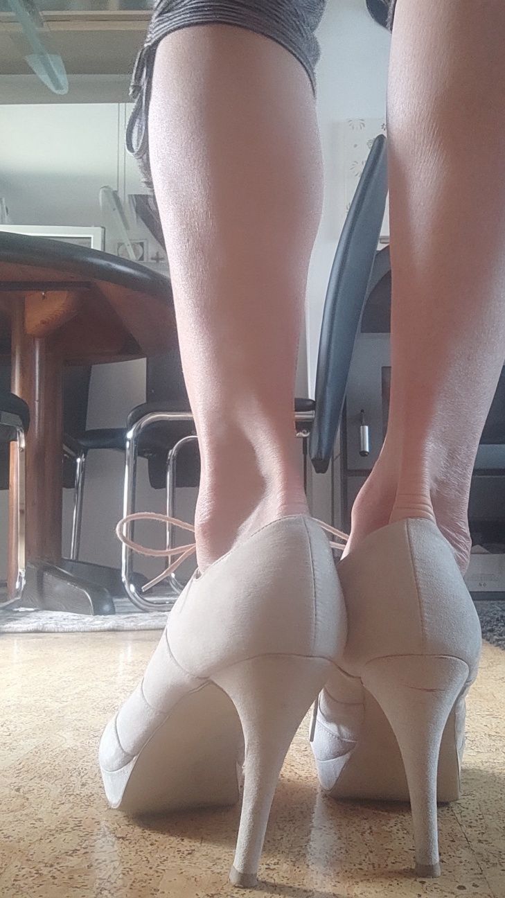 Buty na obcasie nr 42