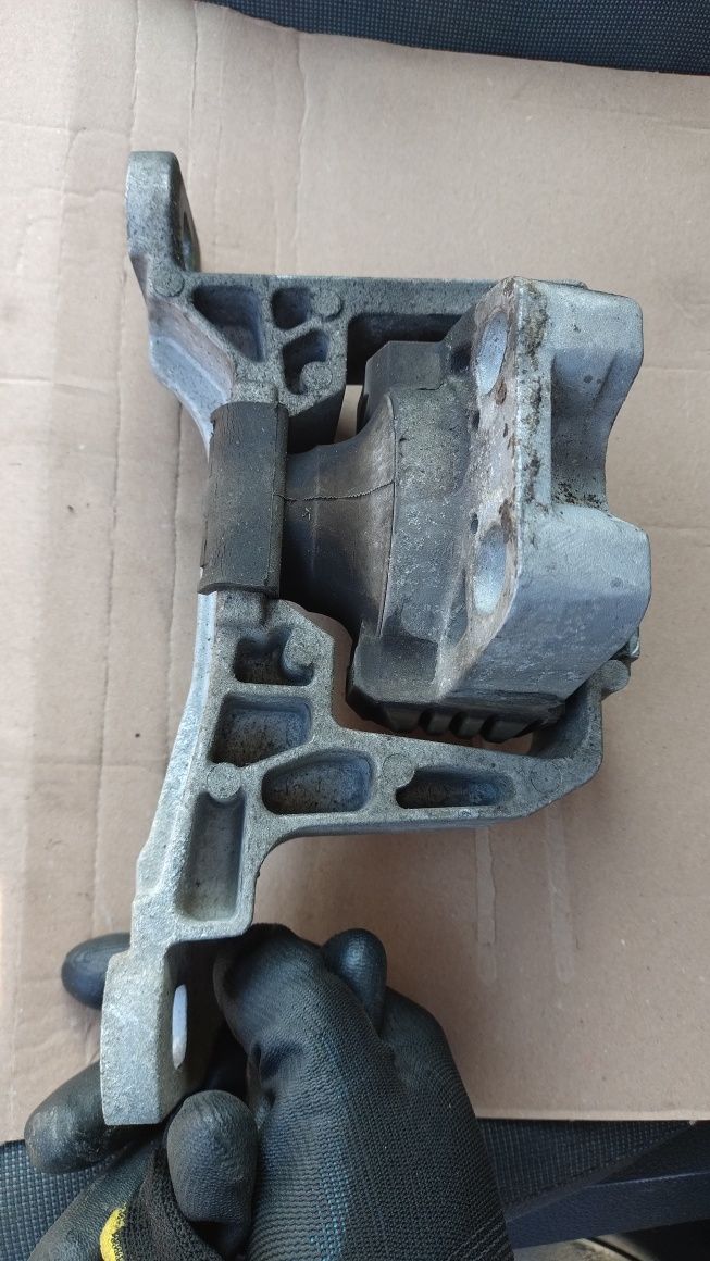 Poduszka silnika ford focus MK2 C-Max 1.8b 2.0b