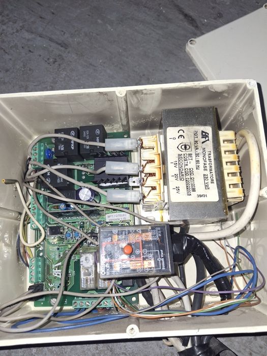 Motor e placa de portão de garagem BFT