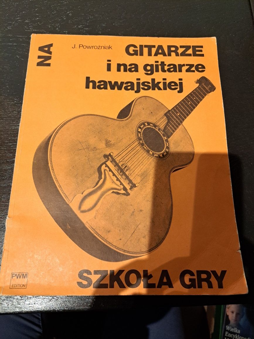 Książka szkoła gry na gitarze i na gitarze hawajskiej 12
