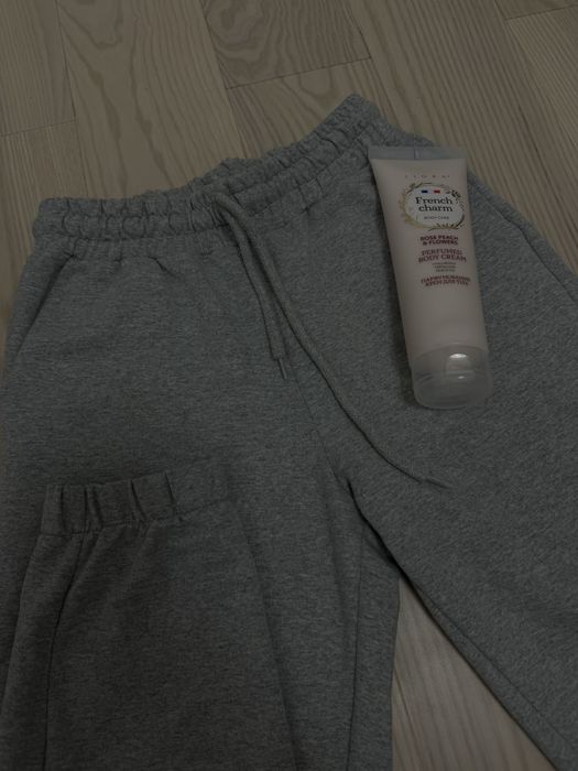 Продається одяг по дешевим цінам для дівчат