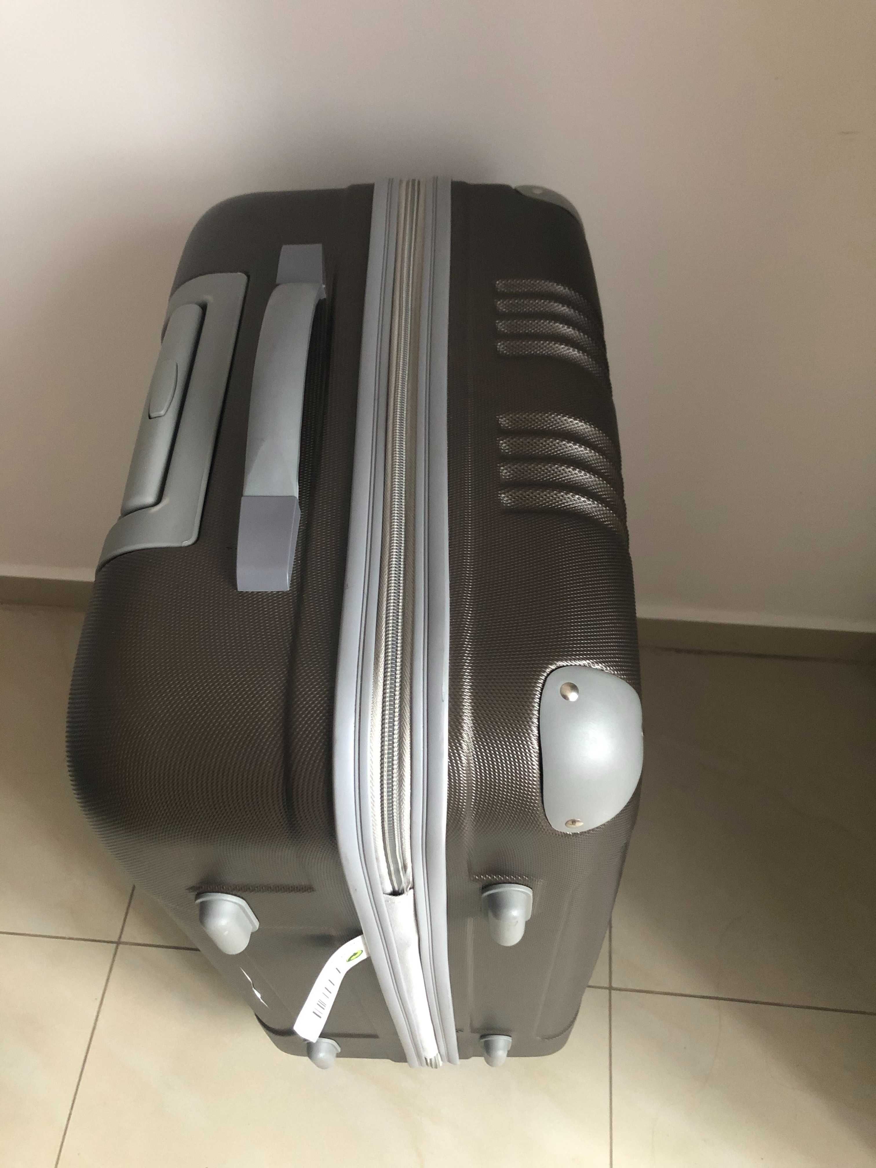 średnia walizka ABS twarda podróżna 4 kółka