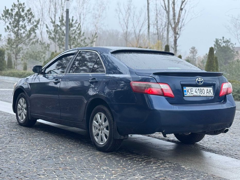 Toyota Camry 2.4 добрий стан