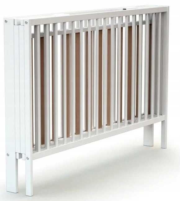 Białe drewniane łóżeczko składane 120x60 at4