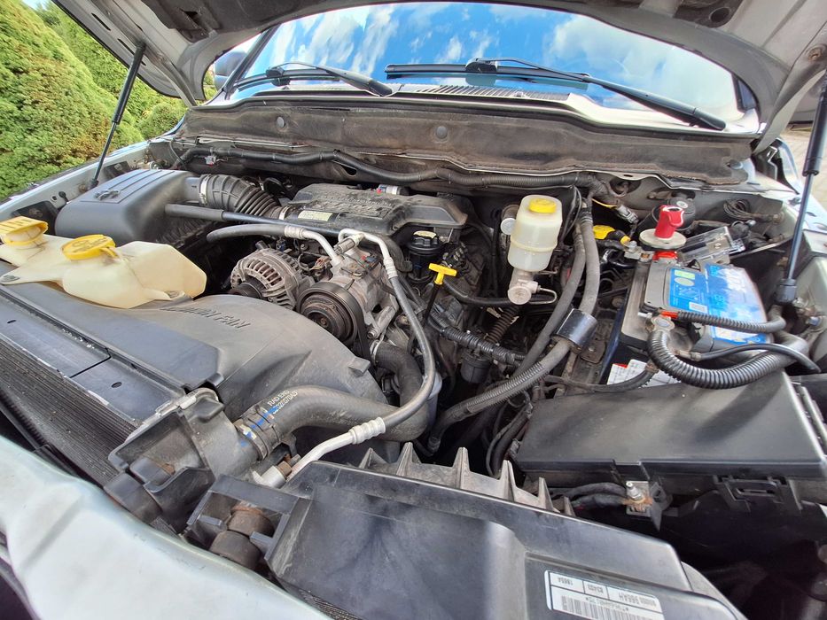 Dodge RAM 3500. Uważam, że jedyny taki na OLX i w kraju.