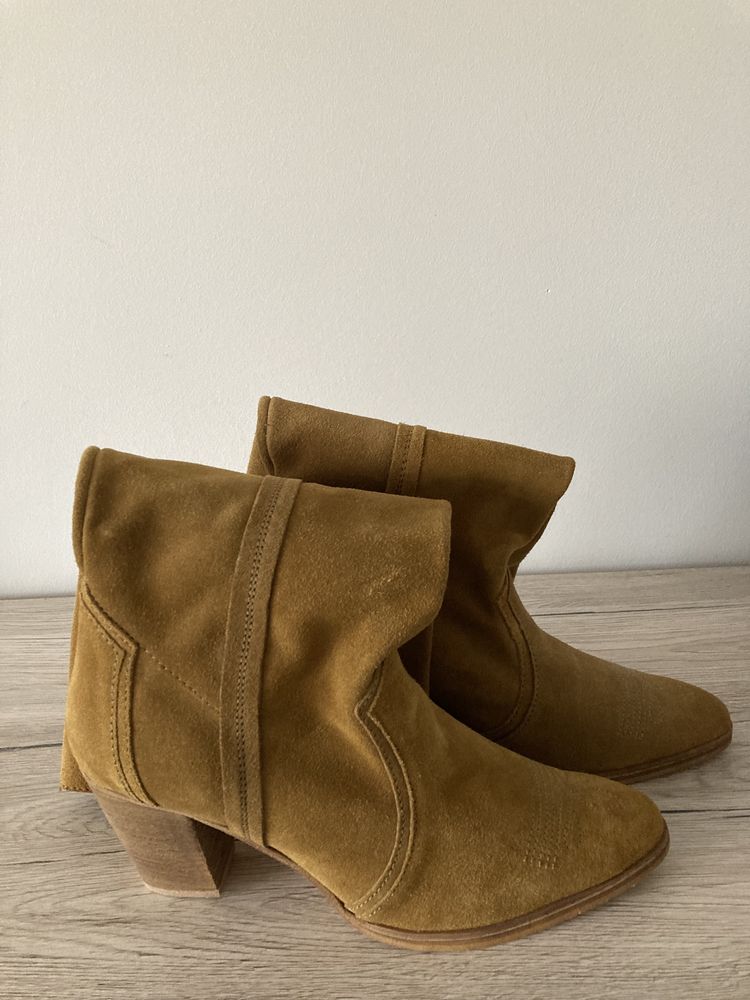 Botas camel da Bershka novas