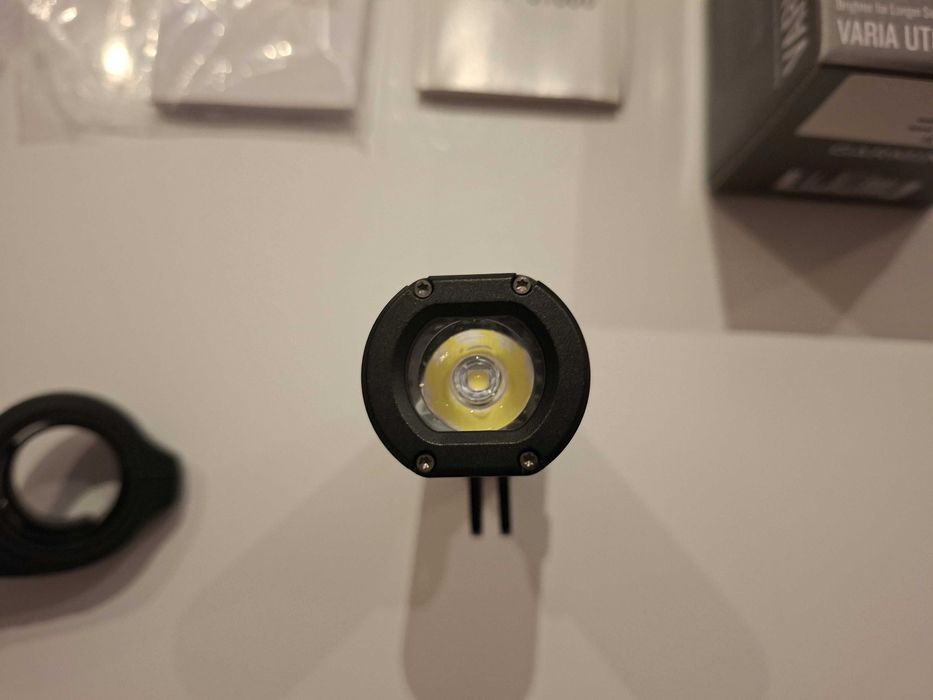 lampka Garmin Varia UT800 Trail Edition + uchwyt Garmin na ramę