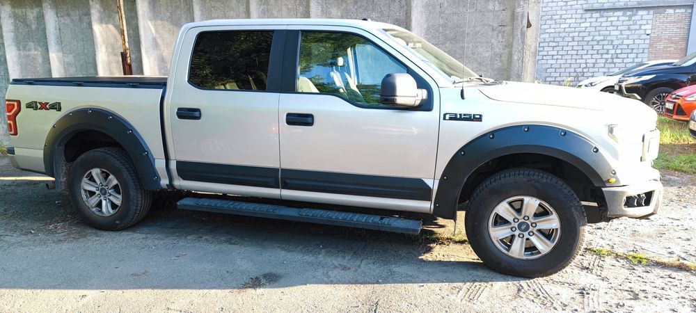 Молдинги дверей для Ford F-150.