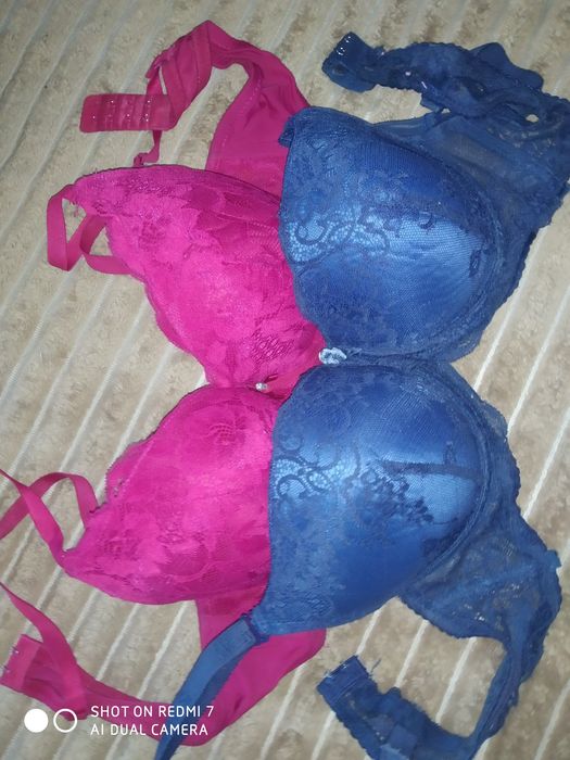 Шикарні бюстгальтери 4 р,обьем 85см -90