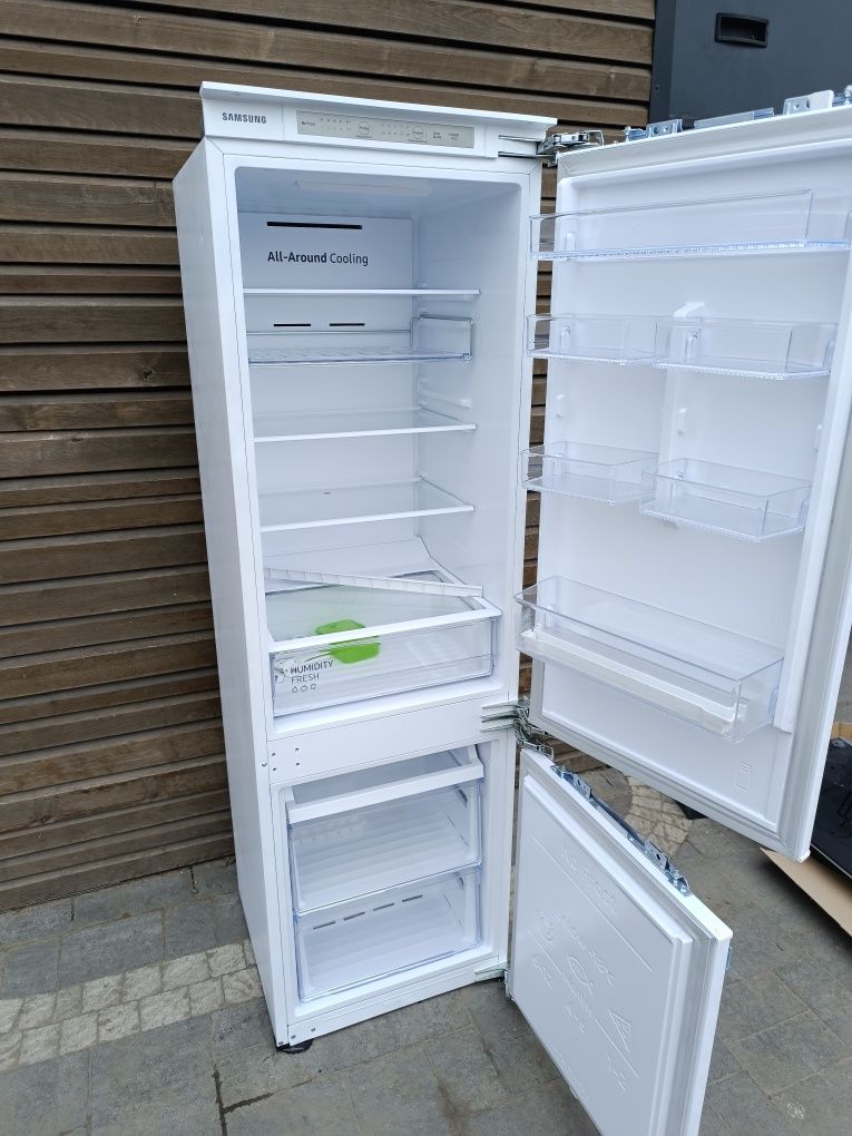 Вбудований холодильник Samsung