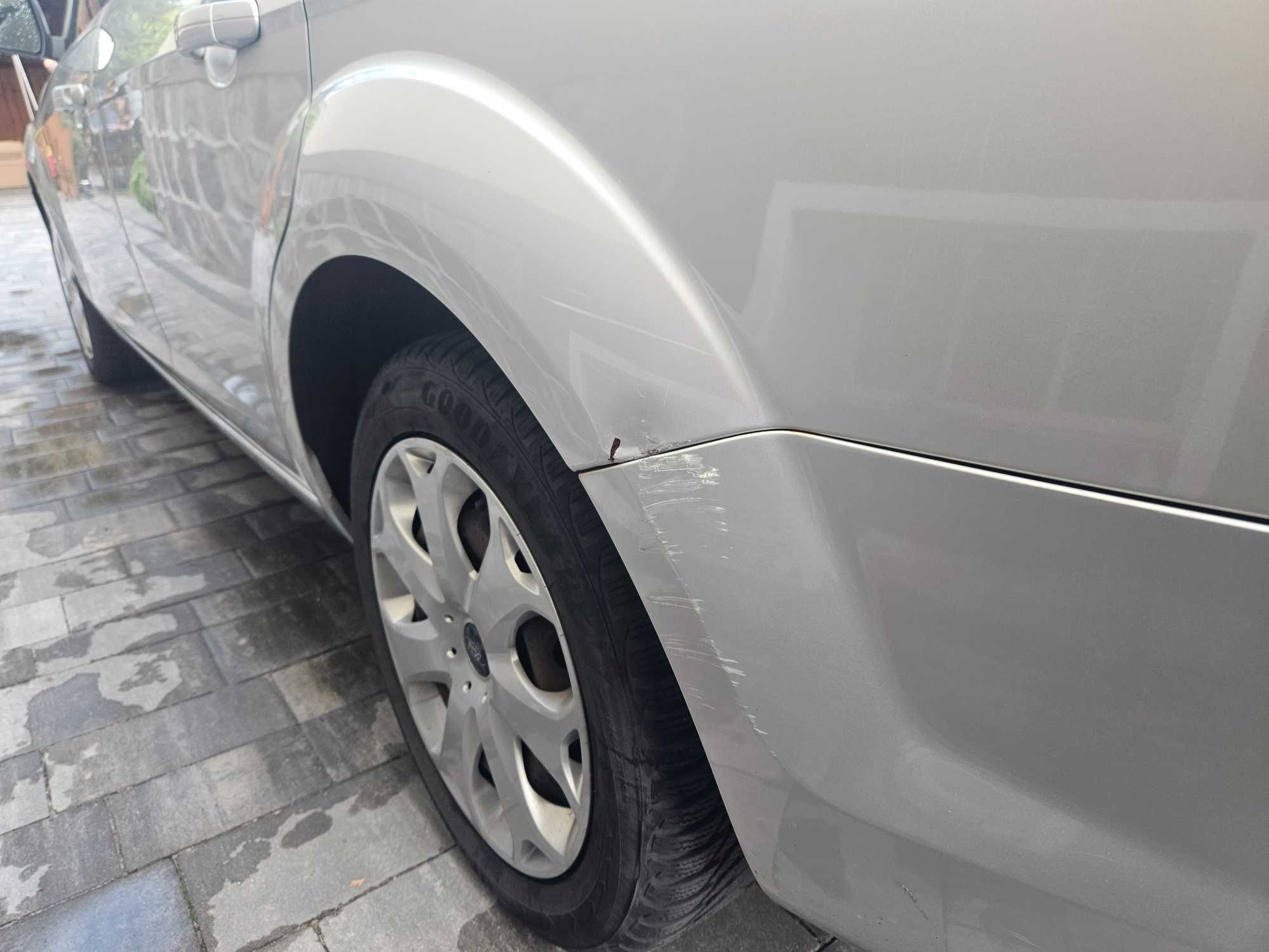 Ford Focus 1,6 Ambiente 2009 rok
