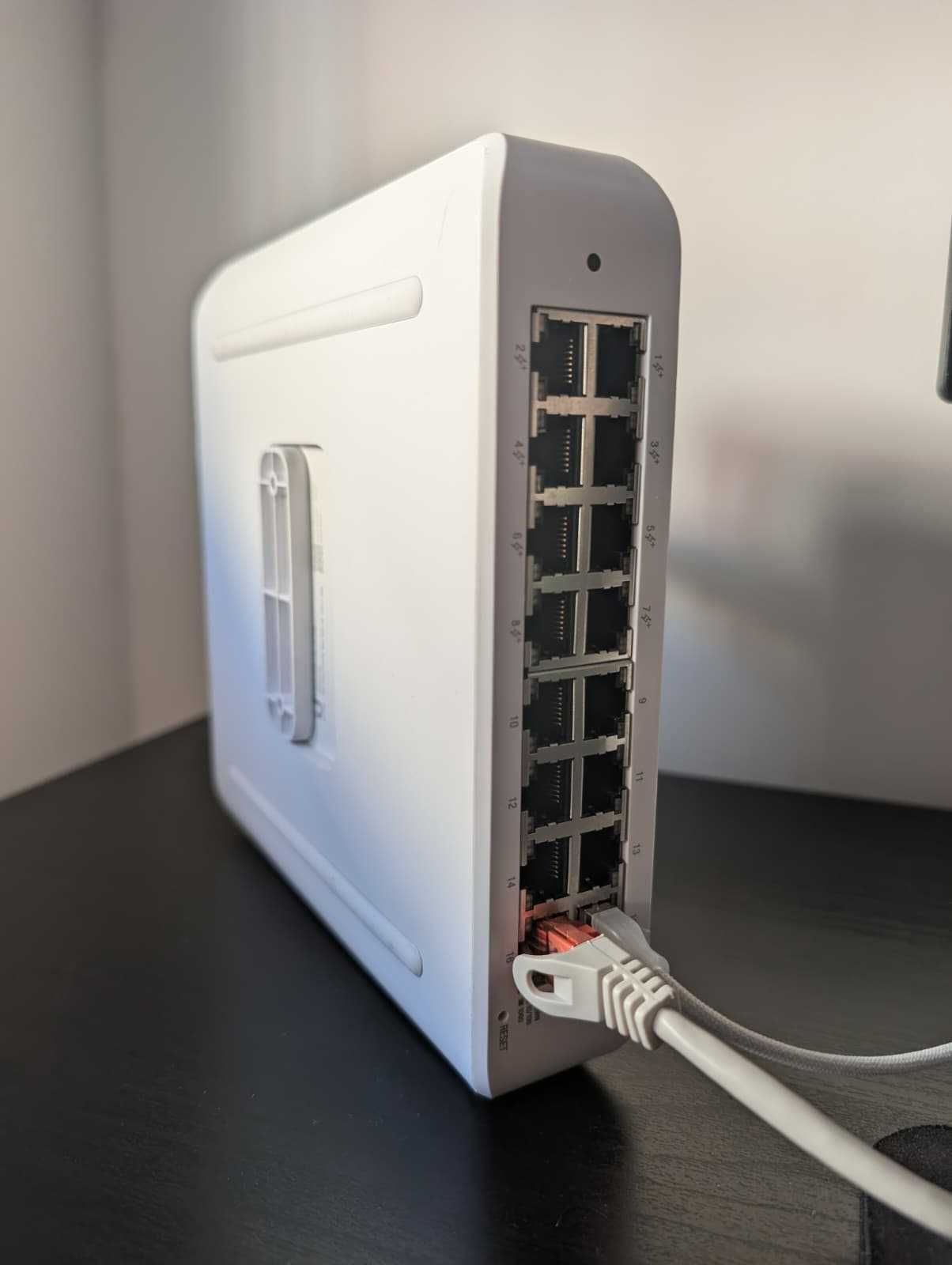 Switch Ubiquiti UniFi Lite 16 PoE