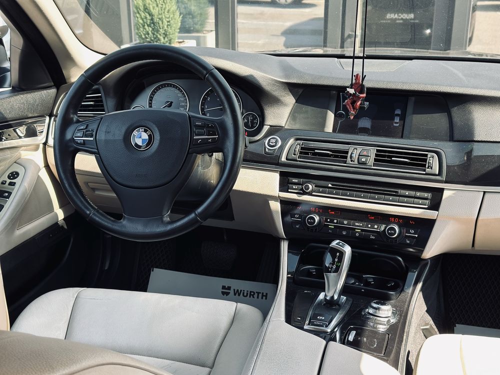 BMW 523i F10 2010рік.