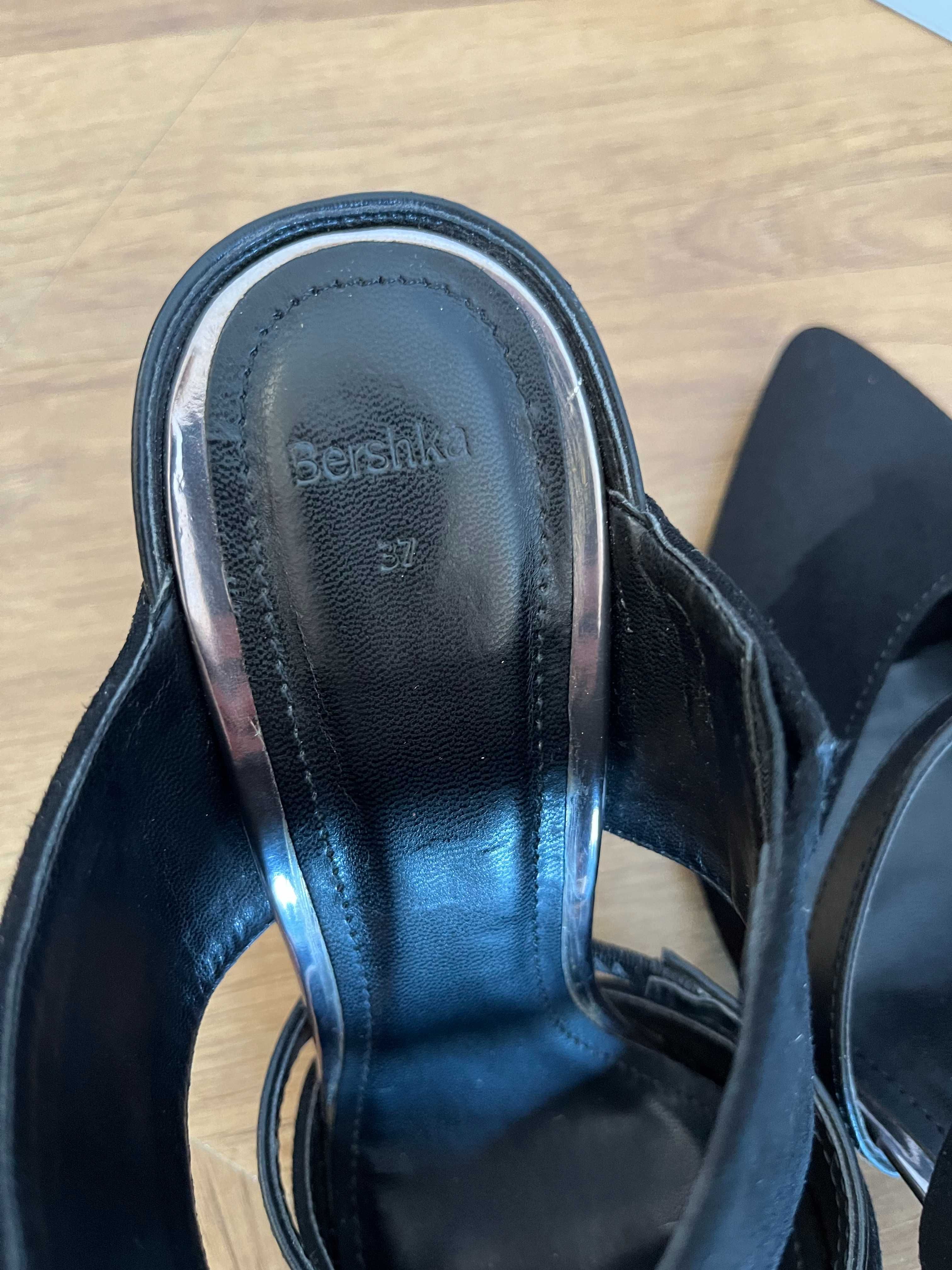 Czarne eleganckie szpliki od Bershka rozmiar 37