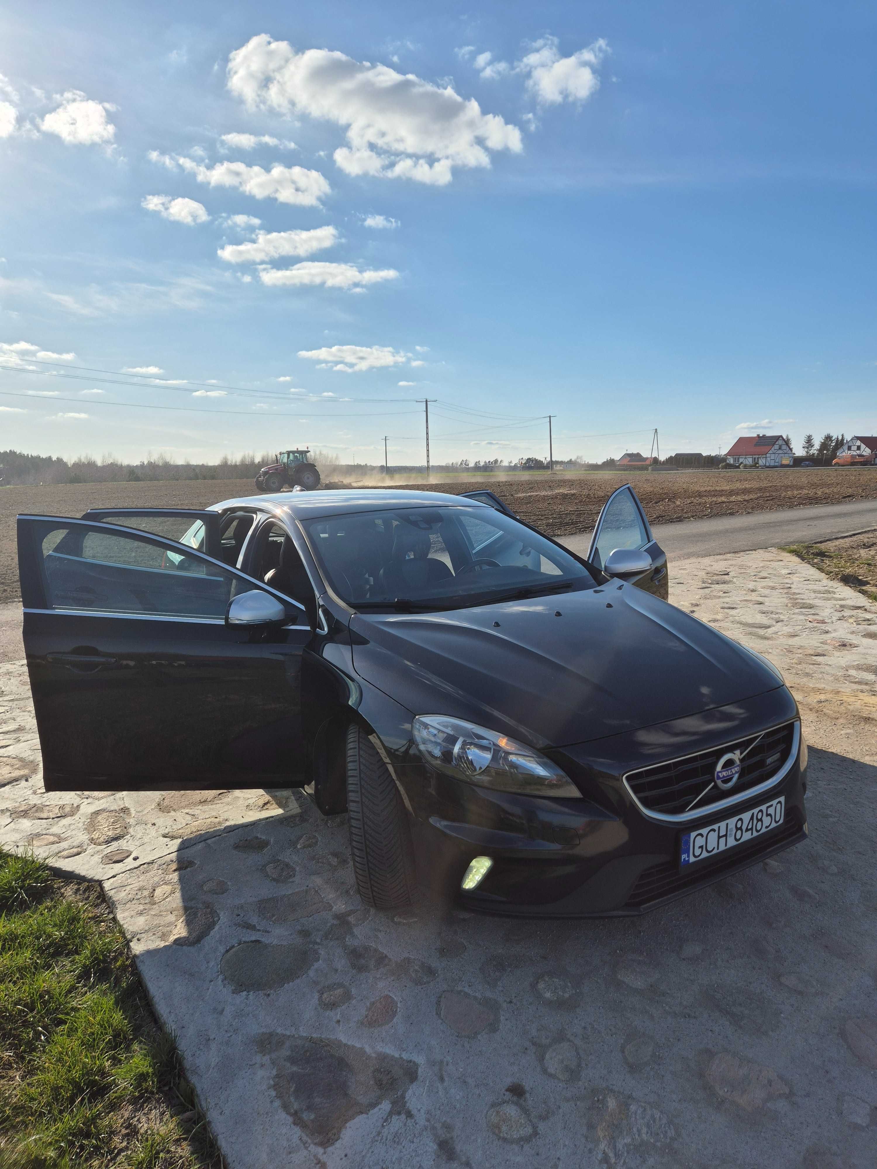 Volvo v40 2014r 2.0 d 190km