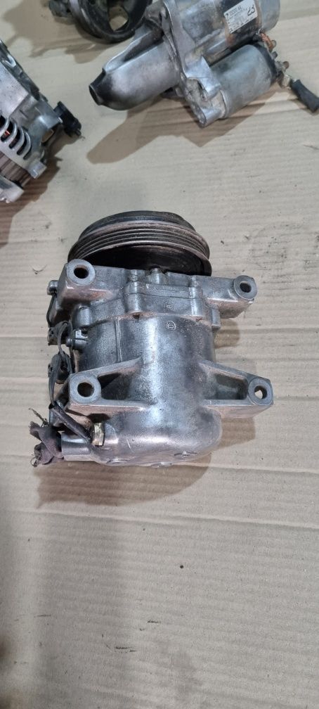 Компресор кондиціонера Subaru Forester 2.0 16V 1997-2002 73111FA132