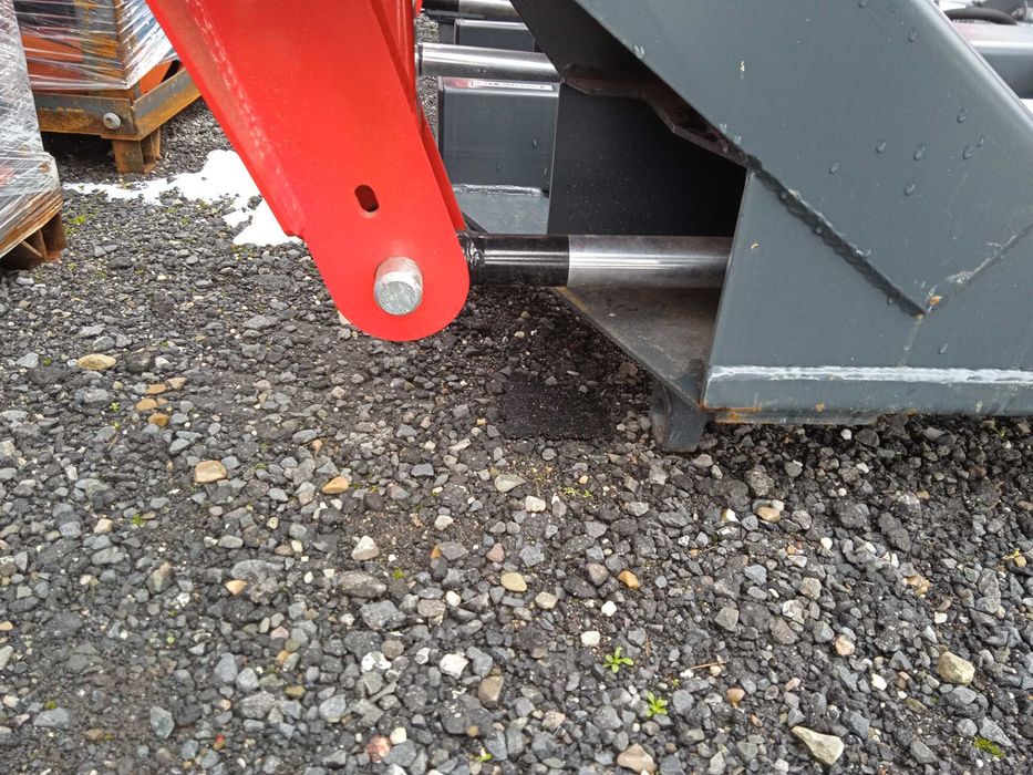 Chwytak do bel balotów sianokiszonki ROL-STEEL 1 siłownik euroramka