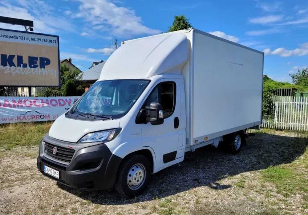 Wypozyczalnia samochodów Stalowa Wola Iveco Daily MAX