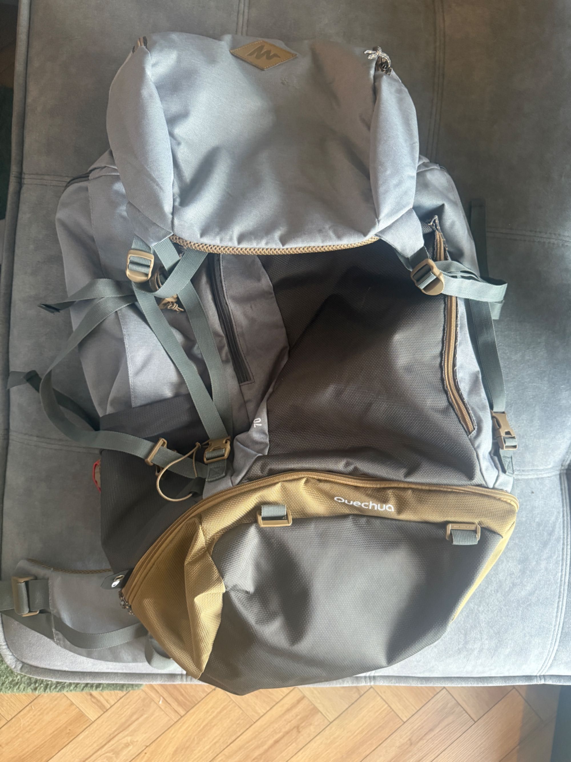 Plecak turystyczny 70L szary Quechua