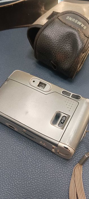 Kasety Vhs oraz Cd z aparatem fot. wraz z odtwarzaczem