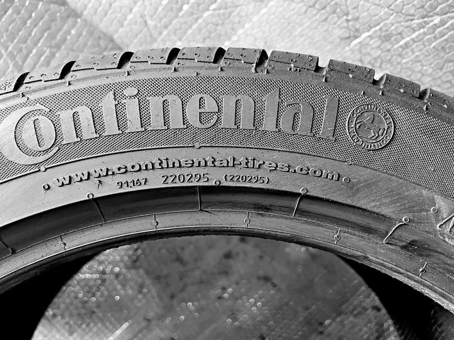 Шини Б/в 295.40.19 пара Continental