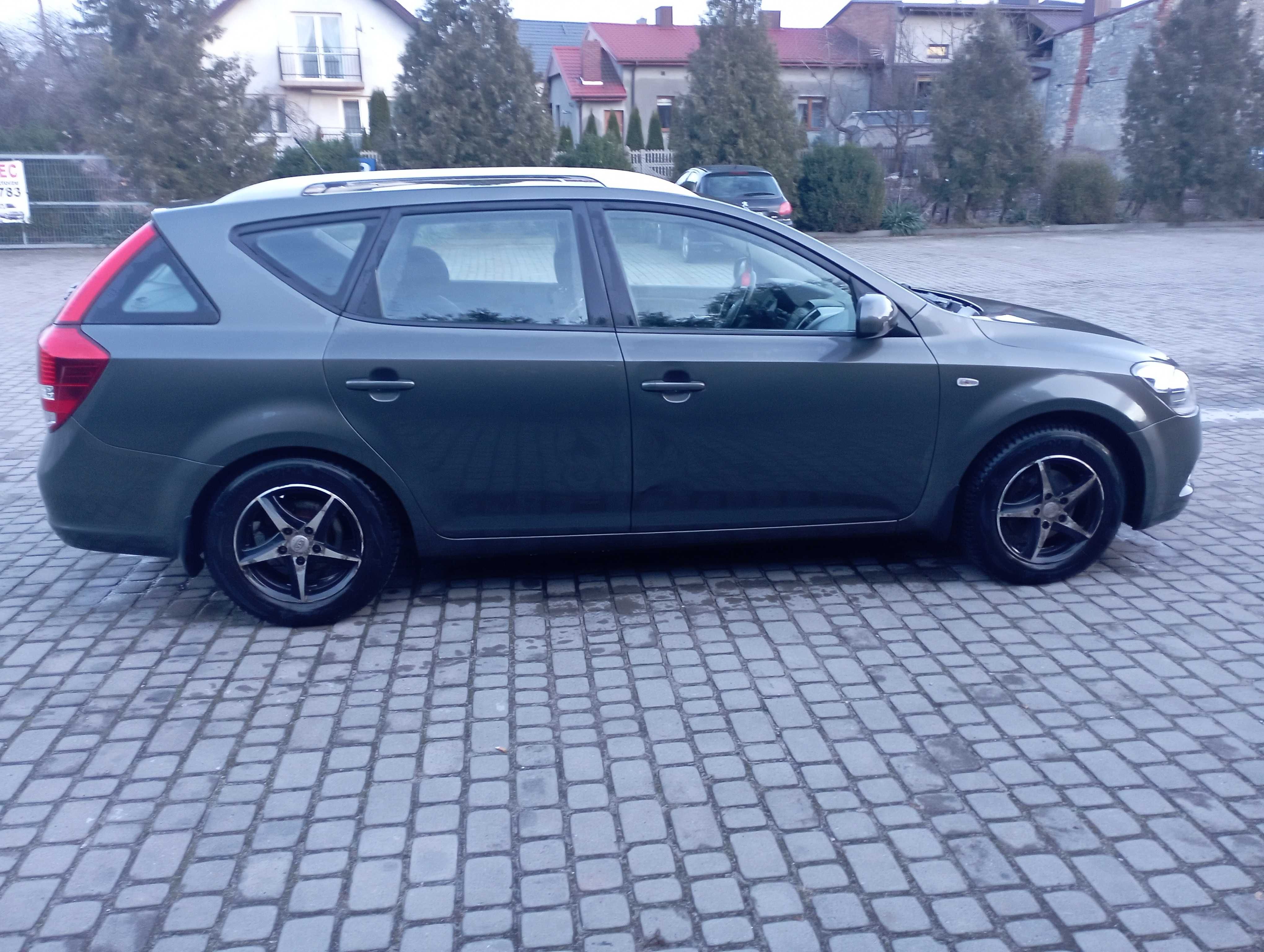 Kia Cee'd 1.6 CRDi 2010 rok