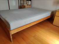 Estrutura cama sommier (madeira) IKEA (colchão não incluído)