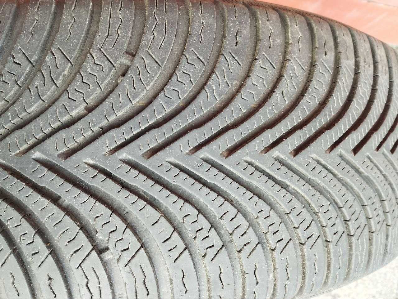 Шини зимові Michelin 205\55 R16