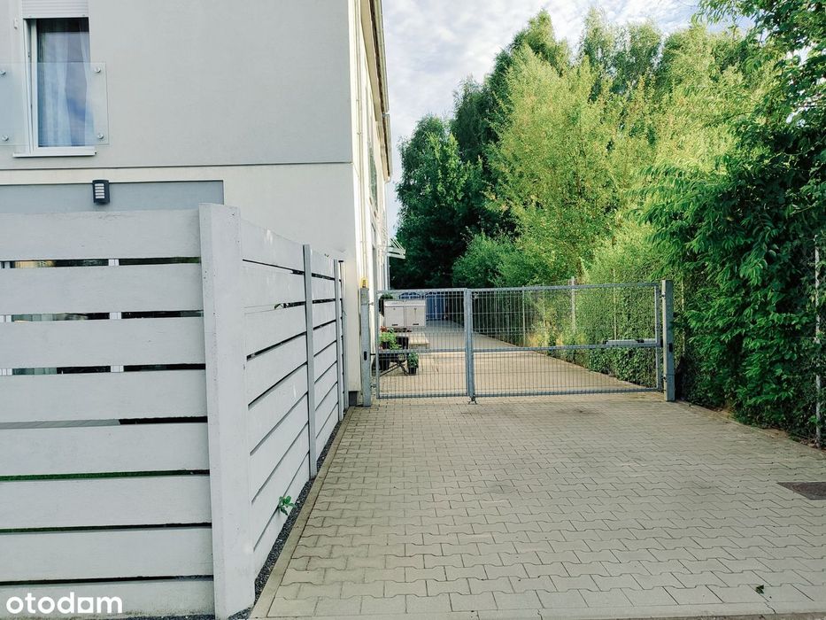 Nowoczesny dom w zabudowie bliźniaczej w Poznaniu