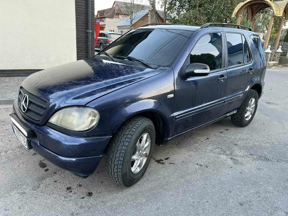 Mercedes-ML-270.
