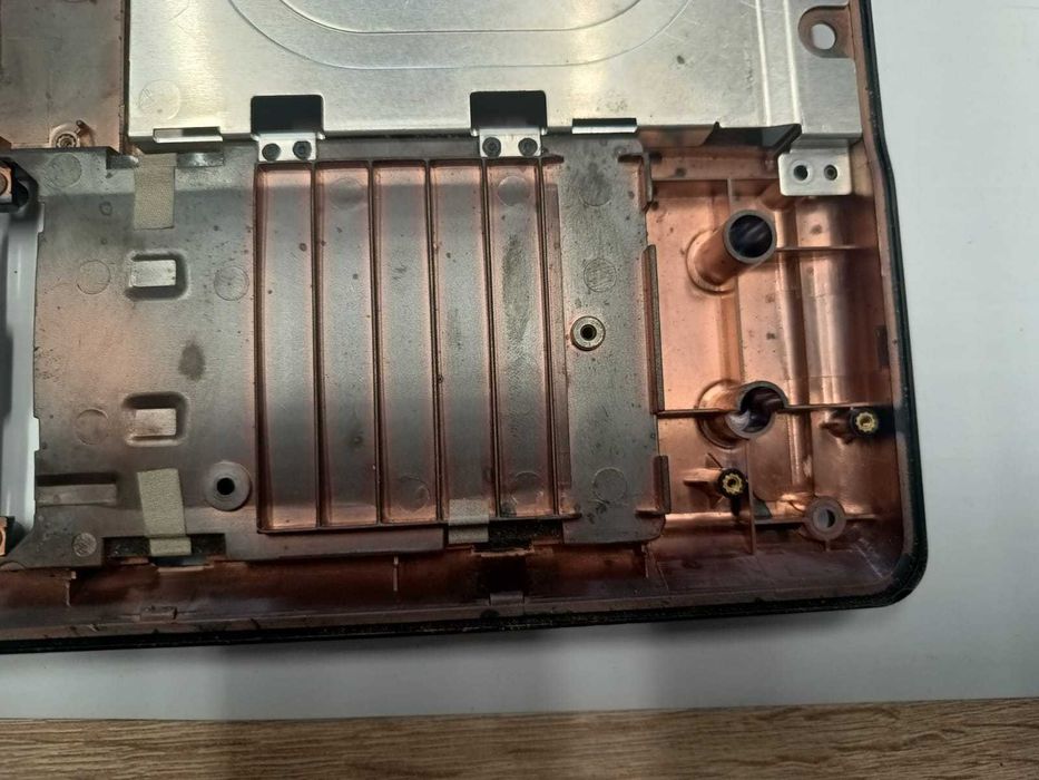 Dolna obudowa laptopa HP Compaq 6720S.