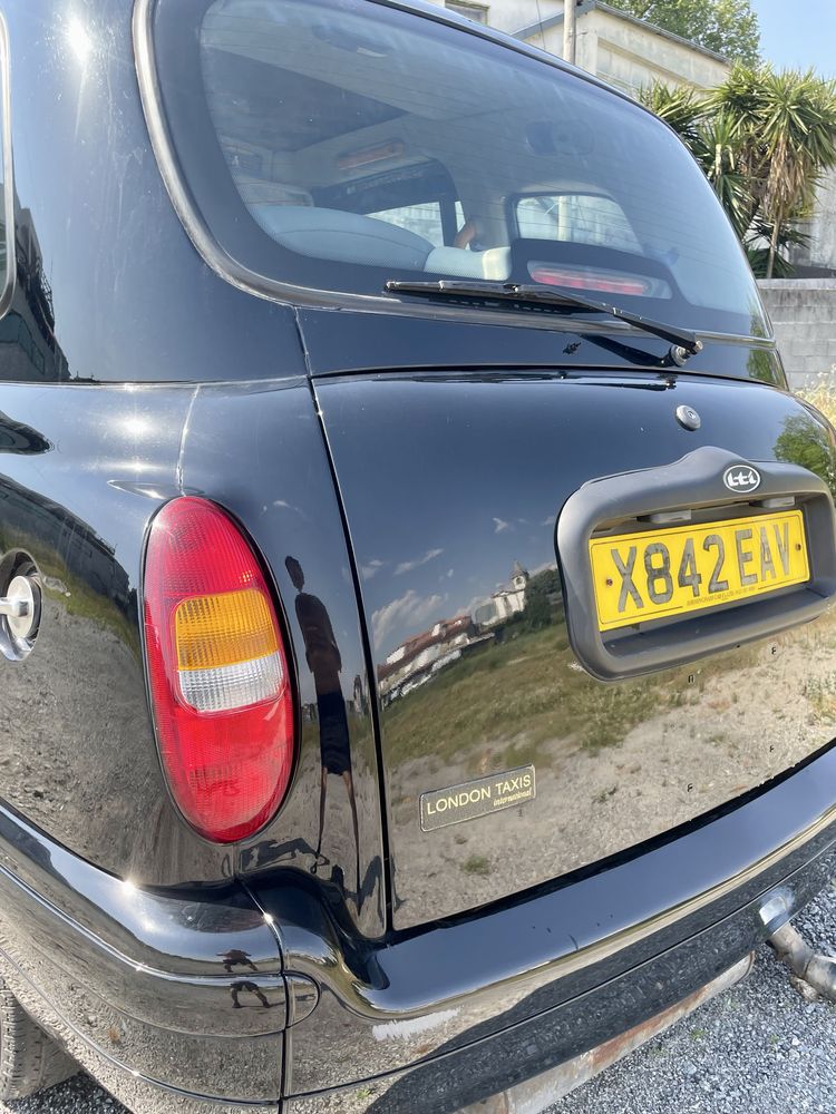 Vendo taxi ingles em nuito bom estado