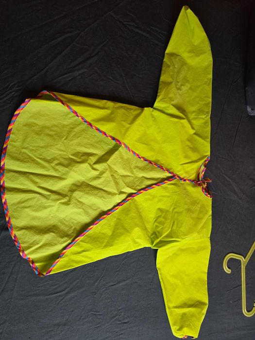 Dziecięcy fartuch ochronny do malowania Ikea Mala z długim rękawem