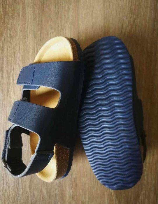 Sandálias novas n° 19