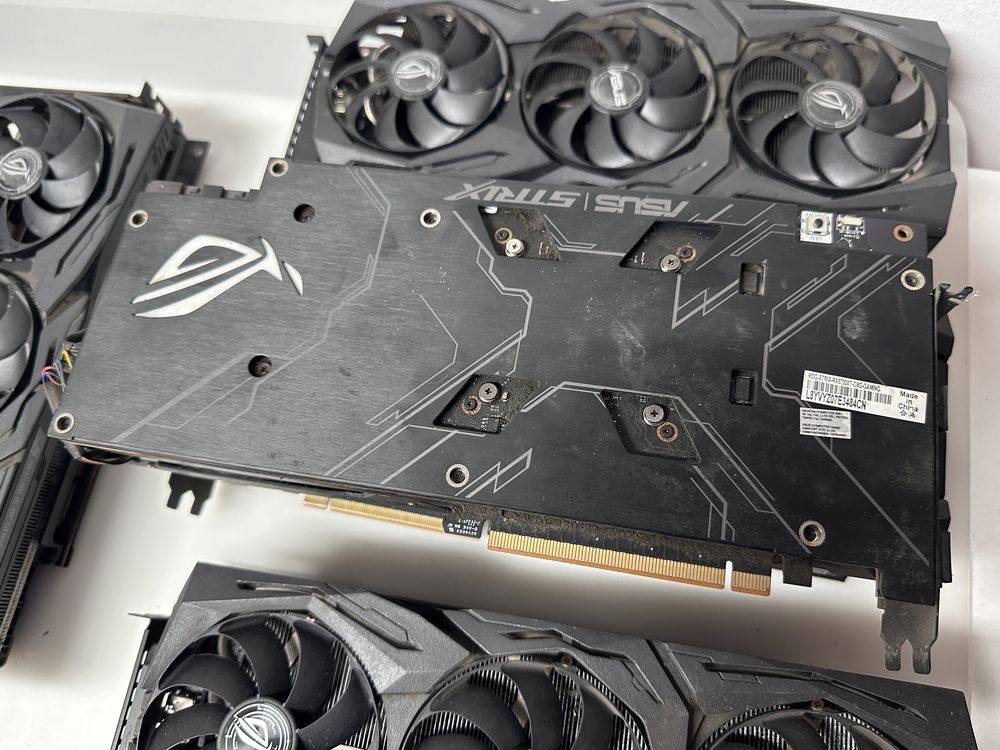 5 x karta graficzna asus rog strix 5700XT