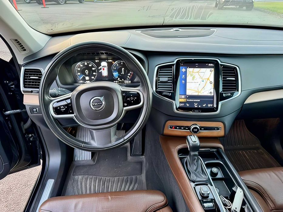 Volvo XC90      2019