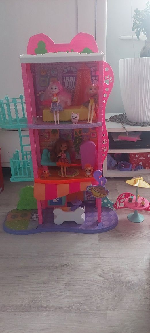 Domki enchantimals