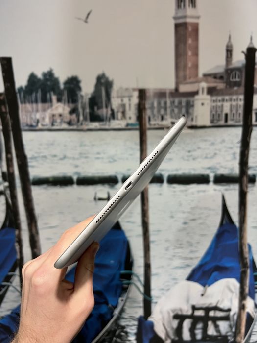 планшет Apple iPad 8 покоління 128gb 2020 10.2 Silver з гарантією