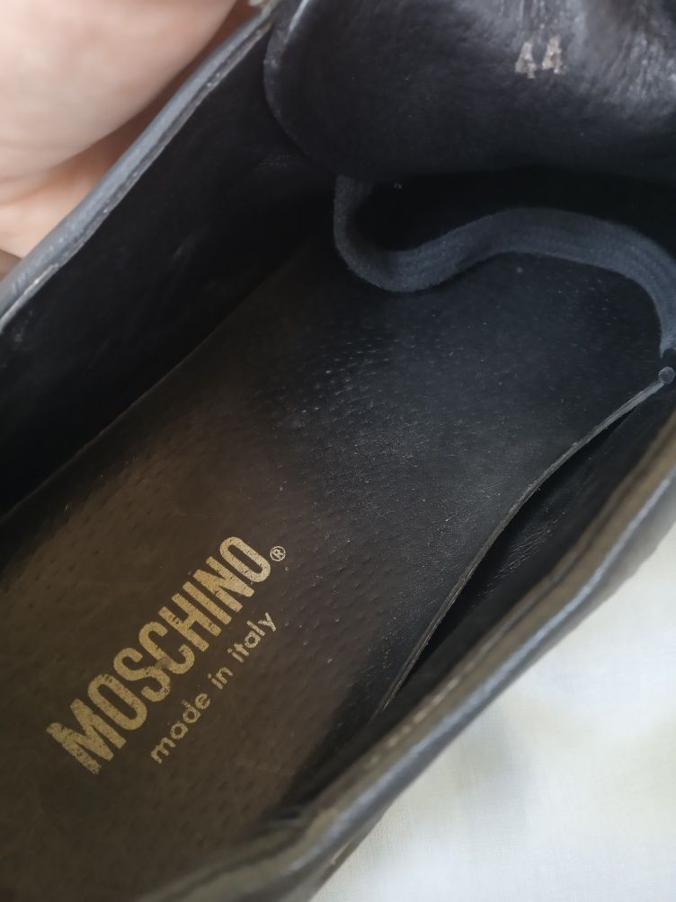 Moschino 44 кросівки